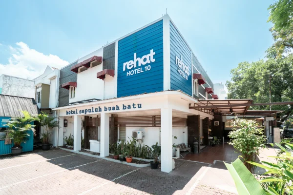 rehat-at-hotel-10-exterior
